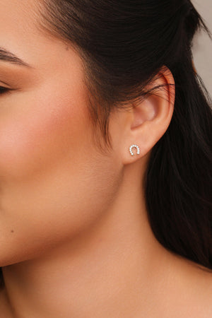 Brinco Ferradura Cravejada Cristal Ródio Branco