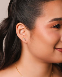 Brinco Pontos de Luz Cravação Inglesa Cristal Banhado a Ouro 18K