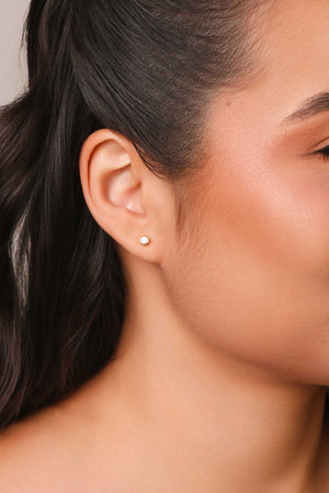 Brinco Ponto de Luz Cravação Inglesa 3 mm Banhado a Ouro 18K