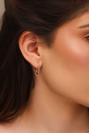 Brinco Argola Encaixe Fio Oval 1.8 cm Banhado a Ouro 18K