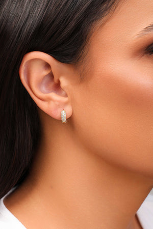 Brinco Argola Click Cravejada Cristal Gomos 1.0 cm Banhado a Ouro 18K