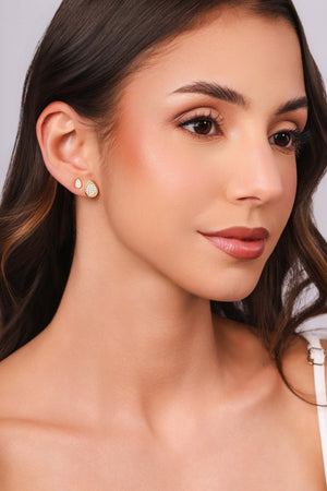 Brinco Gota Cravejada Cristal 1.1 cm Banhado a Ouro 18K