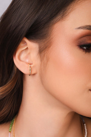 Ear Hook Cravejado Colorido 1.9 cm Banhado a Ouro 18K