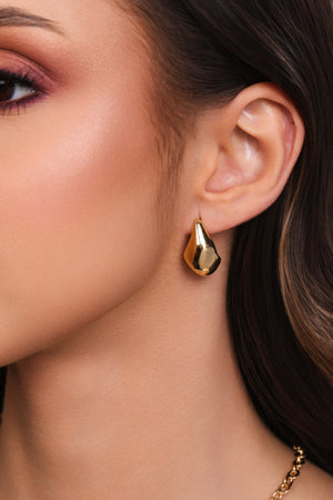 Brinco Gota Orgânica Lisa Banhado a Ouro 18K