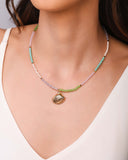 Choker Cristais Coloridos Concha Banhado a Ouro 18K