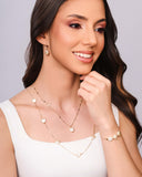 Gargantilha Plaquinhas Concha Perolada Banhado a Ouro 18K - 40 cm