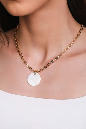 Gargantilha Elos Ovais Pingente Madrepérola 2.5 cm Banhado a Ouro 18K - 45 cm