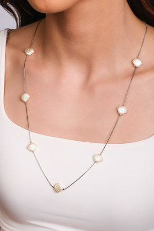 Gargantilha Longa Conchas Peroladas Ródio Branco - 60 cm