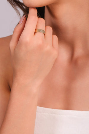 Anel Ajustavel Texturizado Tamanho M Banhado a Ouro 18K