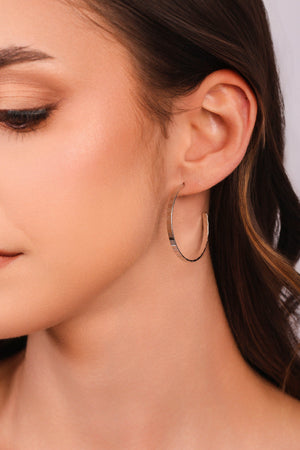 Brinco Argola Reta Esteira Texturizada 3.6 cm Ródio Branco