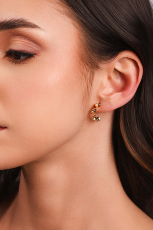 Brinco Meia Argola Ondas Lisas 1.6 cm Banhado a Ouro 18K