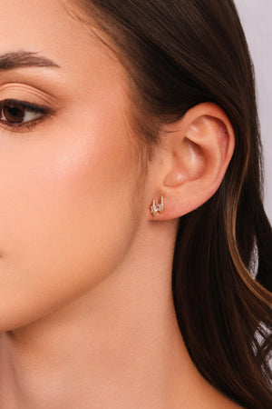 Brinco Filetes Cravejados Baguete Cristal Banhado a Ouro 18K