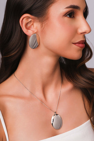 Gargantilha Veneziana Oval Liso 3.7 cm  Ródio Branco - 45 cm