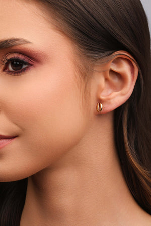 Brinco Búzio Liso Banhado a Ouro 18K