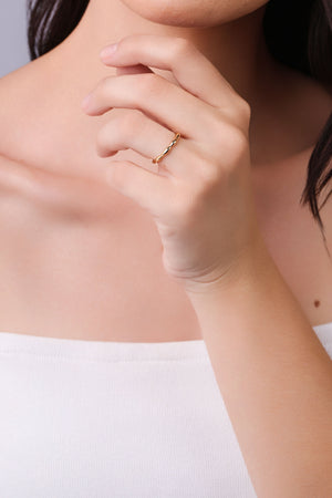 Anel Dedinho Detalhado Liso Tamanho 7 Banhado a Ouro 18K