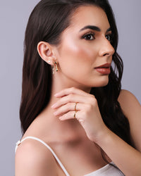 Brinco Vírgula Lisa 6 mm Banhado a Ouro 18K