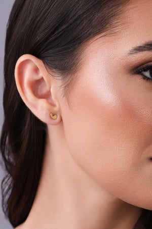 Brinco Vírgula Lisa 6 mm Banhado a Ouro 18K