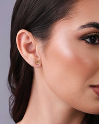 Brinco Vírgula Lisa 6 mm Banhado a Ouro 18K