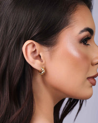 Brinco Argola Click Torcida Lisa 1.4 cm Banhado a Ouro 18K