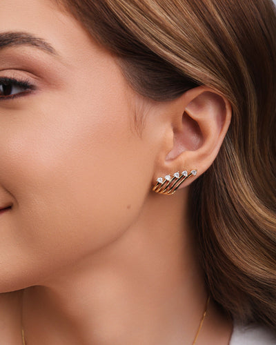 Ear Cuff Filetes Corações Cristal Banhado a Ouro 18K