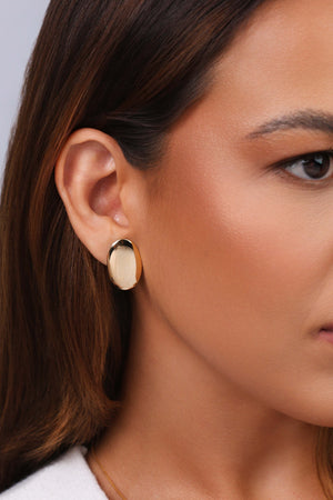 Brinco Oval Liso 2.2 cm Banhado a Ouro 18K