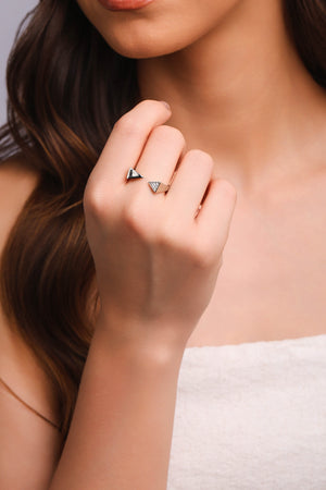 Anel Ajustável Cravejado Triangulo Tamanho G Rodio Branco