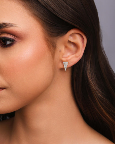 Brinco Triângulo Cravejado Cristal Banhado a Ouro 18K
