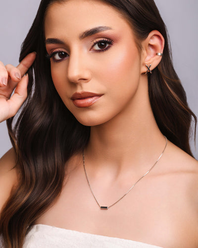 Brinco Ear Hook em X Ródio Branco