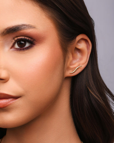 Brinco Ear Cuff Ondulado Banhado a Ouro 18K