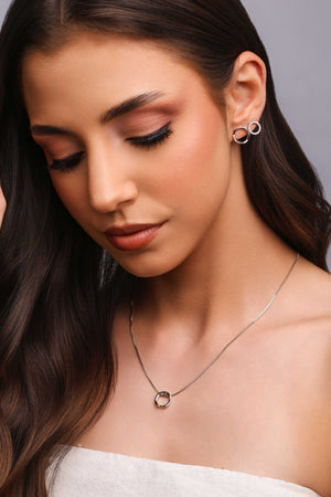 Brinco Circulo Torcido Ródio Branco