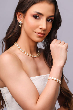 Chocker Mini Conchas Peroladas Banhado a Ouro 18K