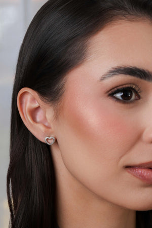 Brinco Coração Cravejado Cristal ódio Branco