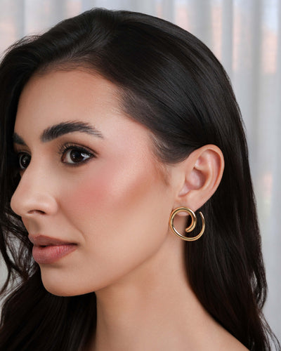 Brinco Caracol Liso Banhado a Ouro 18K