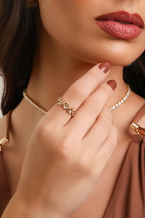 Anel Flores Cravejadas Zirconia Tamanho M Banhado a Ouro 18K