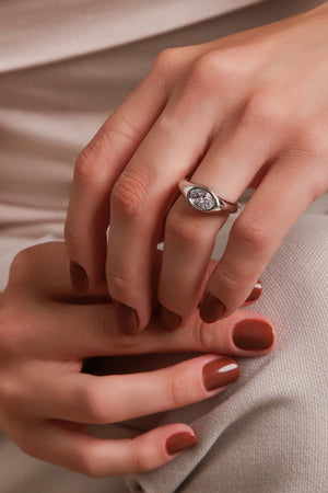 Anel Zircônia Oval Tamanho 19 Ródio Branco