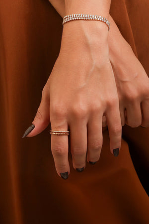 Anel Ajustável Bolinhas Achatada Cravejado Cristal Tamanho G Banhado a Ouro 18K