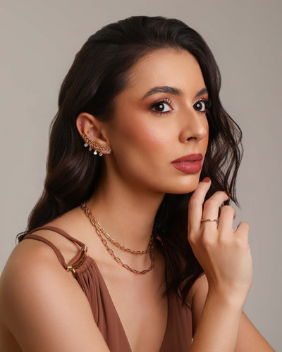 Brinco Ear Cuff Elos Vazados Ponto de Luz Cristal Banhado a Ouro 18K