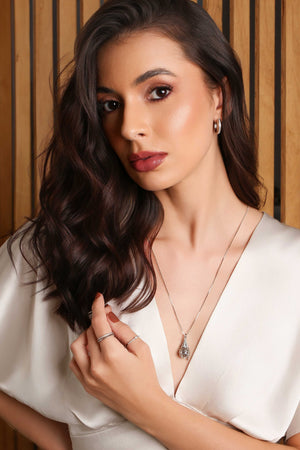 Brinco Argola Lisa Cravejada Cristal Ródio Branco