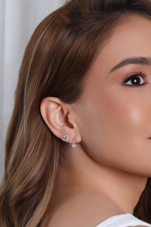 Brinco Duplo Circulo com Ponto de Luz e Circulo Cravejado Cristal Banhado a Ouro 18K