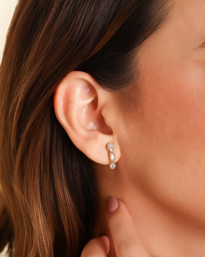 Ear Hook Geométrico Cristal Banhado a Ouro 18K