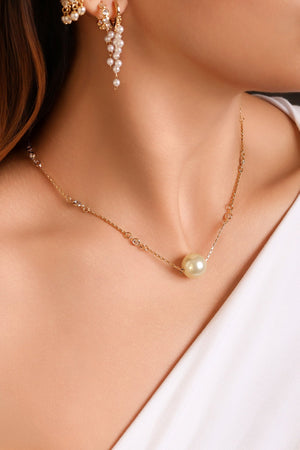 Gargantilha Ponto de Luz com Pérola Banhado a Ouro 18K - 40 cm