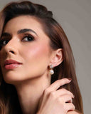 Brinco Pérola com Base Ponto de Luz Quadrado Cristal