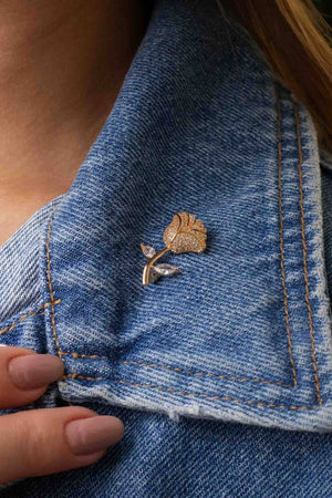 Broche Flor Cravejado Cristal