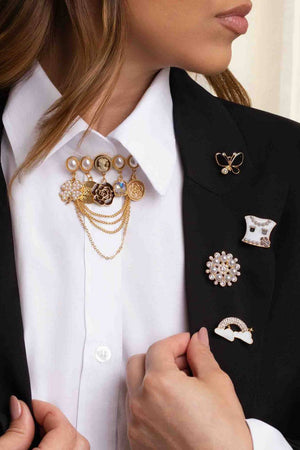 Broche Flor Pérola e Cristal Cravejado