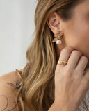Brinco Ear Jacket Flor Cravejada Cristal com Pérola Shell