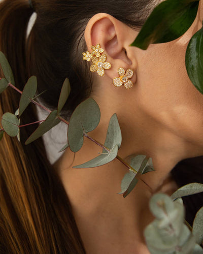 Brinco Flor Quatro Pétalas Cravejada Cristal