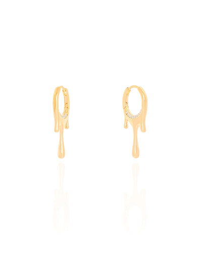 Brinco Argola Click Orgânica Derretida Cravejado Cristal 2,8 cm Banhado a Ouro 18K