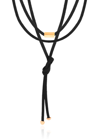 Cordão Camurça Preta Retângulo 4 mm Banhado a Ouro 18K - 1,5 m