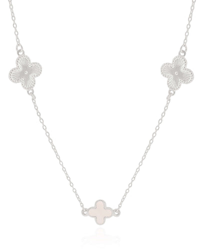 Colar Elos Trevo Riscado e Madrepérola Ródio Branco - 50 cm