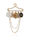 Broche Cabide com Pérolas, Camafeu, Flor, Bolsa e Correntes